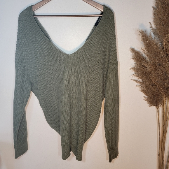 Forever 21 Sweaters - Mossy green open back knit sweater forever 21 knotted back size small